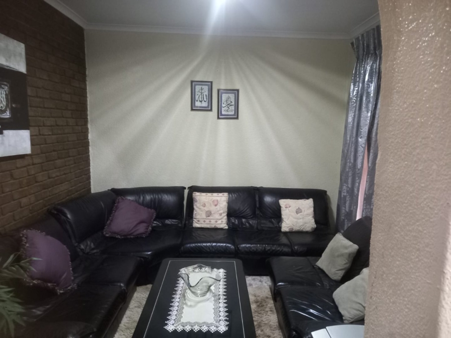 4 Bedroom Property for Sale in Manzil Park North West